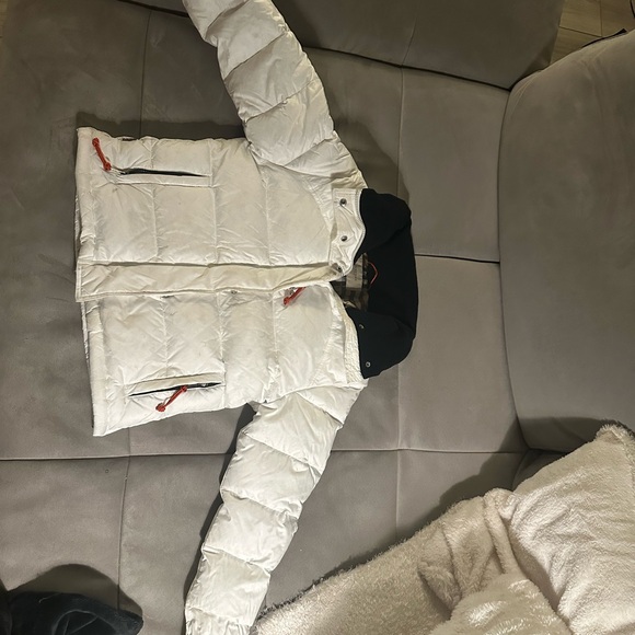 Burberry Kids winter jacket size M - Picture 7 of 9